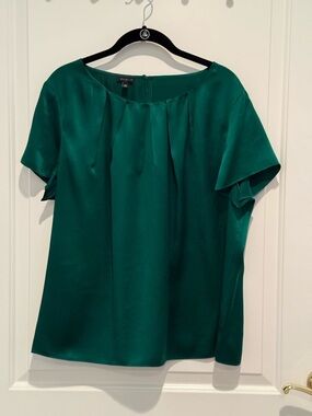 Talbots Deep Emerald Satin Pleated Short Sleeve Top